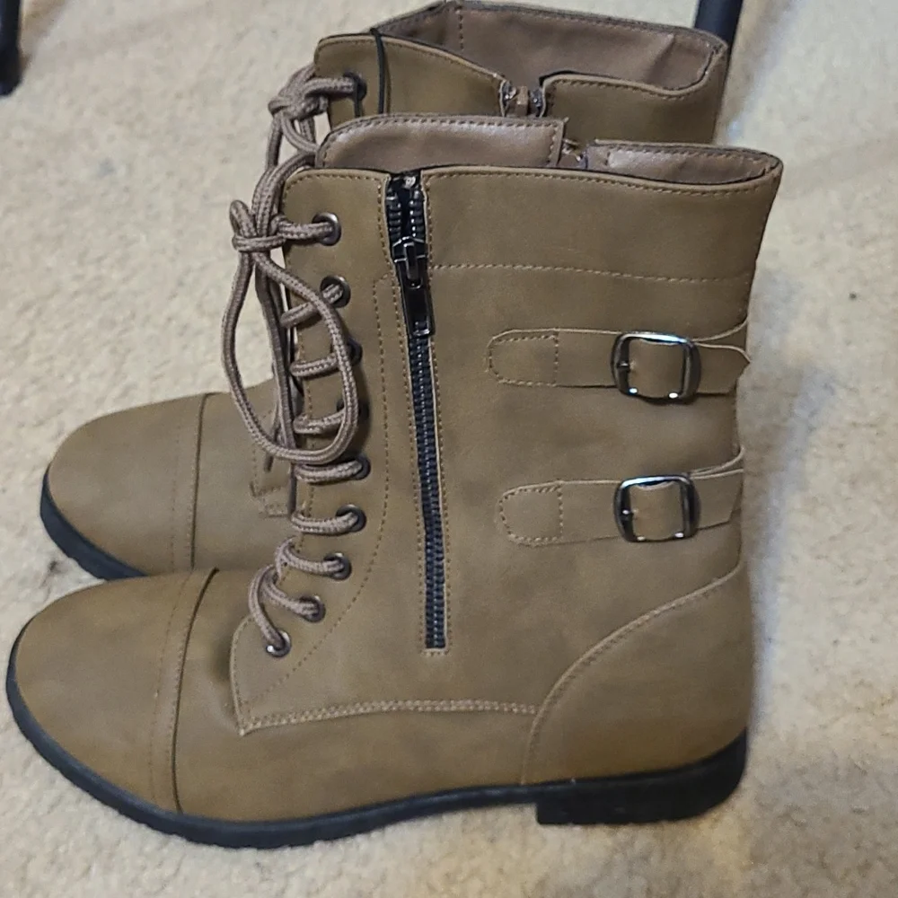 Accessories - Picture 2 of 3